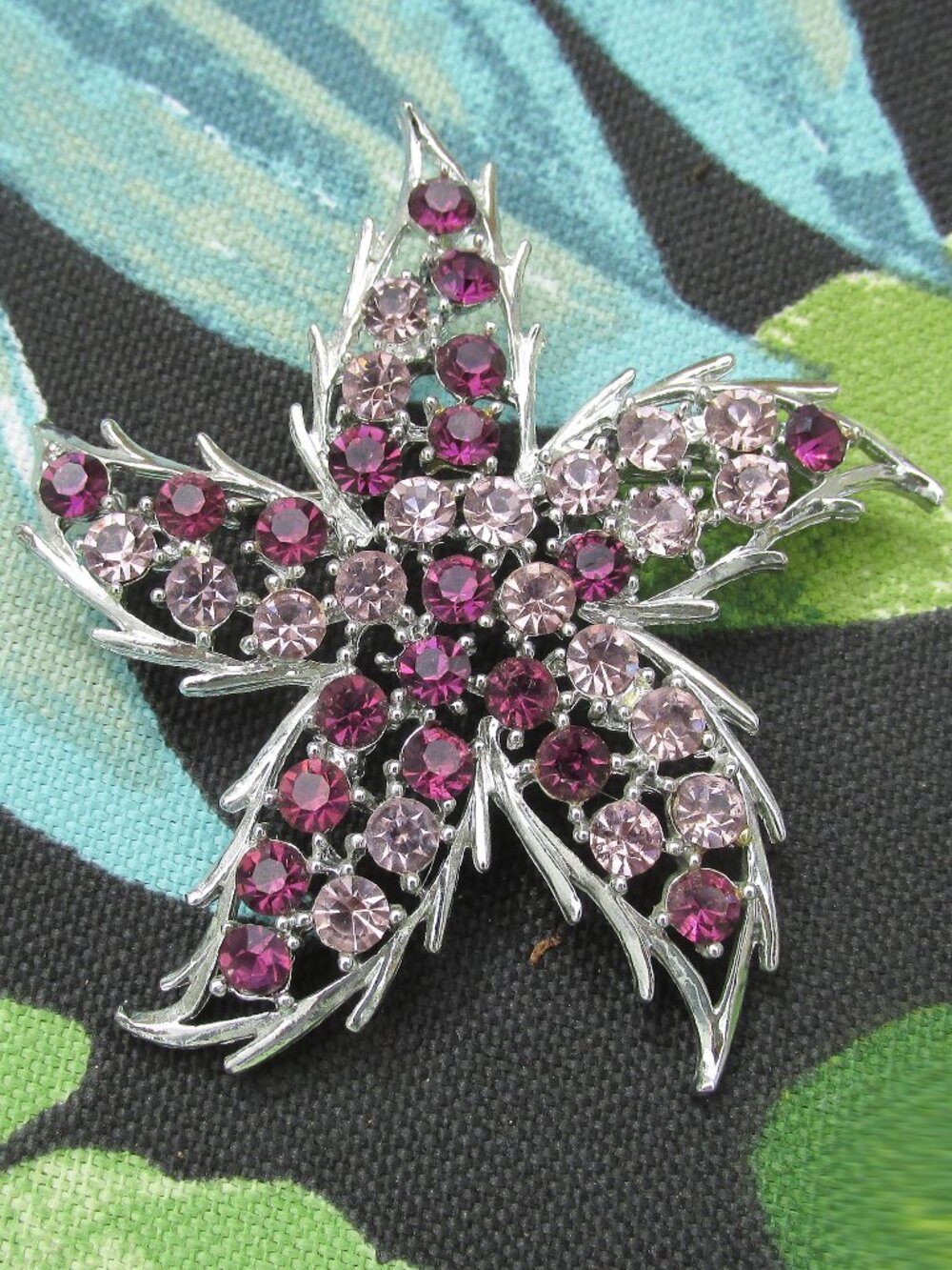 Large Vintage Silver-Tone Purple & Pink Rhinestone STAR Brooch Pin